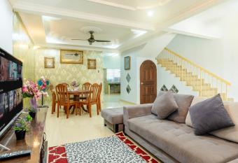 D Homestay Seksyen 4 Bandar Baru Bangi has Balcony rooms