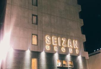                                   allows 18 year olds to book a room