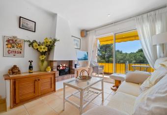 Hauzify I Apartament Joy has Balcony rooms