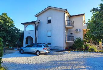 Apartment Ivan-Experience Elite has Balcony rooms