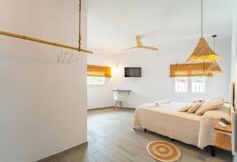 Calas De Meca has Balcony rooms