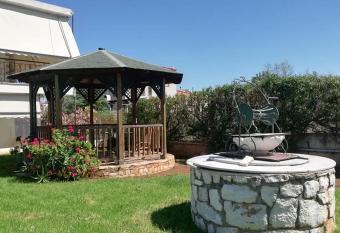 Spata Efi s House has Balcony rooms