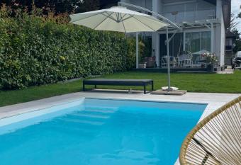 Csipics  ka Lak medenc  vel has Balcony rooms