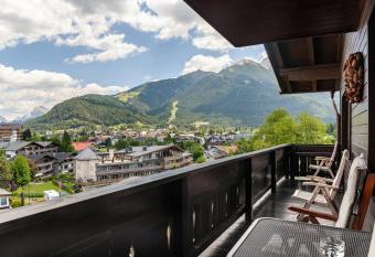 Haus Excelsior Top 35 has Balcony rooms