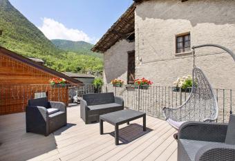 La Maison de Am  lie - Bed has Balcony rooms