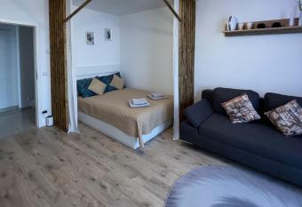 Moderne 2 Zimmerwohnung has Balcony rooms