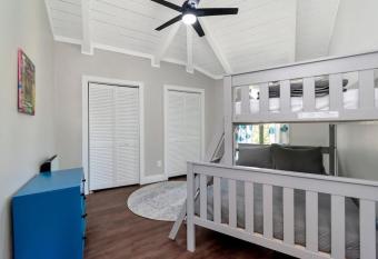 The Beech House-hot Tub 4bed-3bath has rooms with a private hot tub