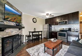 Serenity Escape-pool-h,tub-sauna-arcade-2nd Floor has rooms with a private hot tub