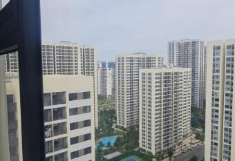 C  n h    Vinhomes grand park Qu   n 9 has Balcony rooms
