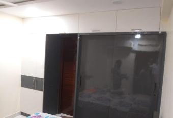 One Room in a furnished apmt allows 18 year olds to book a room