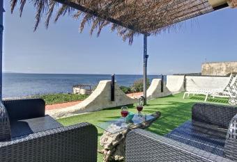 Villa Indipendent Relax Position[Ingresso a Mare] has Balcony rooms