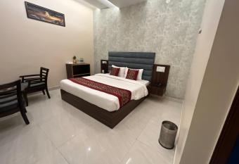 God gift guest house has Balcony rooms