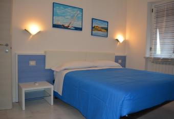Casa Vacanza La Luna has Balcony rooms