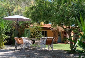 Comfortable & Cosy Country Cottage. has Balcony rooms