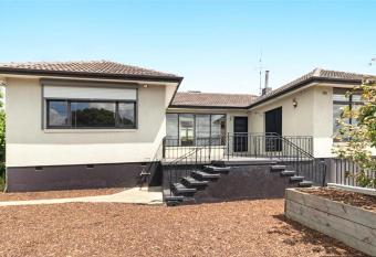 De Murray B&B in Centre Queanbeyan has Balcony rooms