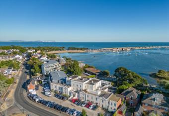Harbour Hotel & Spa Christchurch has Balcony rooms
