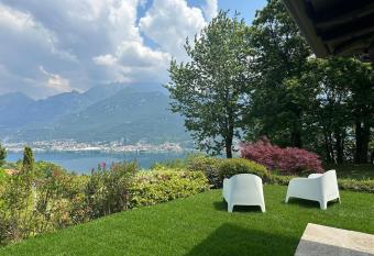 Le Terrazze: tra laghi e monti allows 18 year olds to book a room