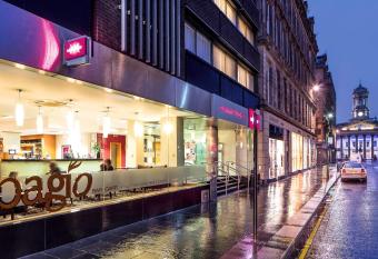 Mercure Glasgow City Hotel allows 18 year olds to book a room