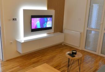 HM Apartments has Balcony rooms