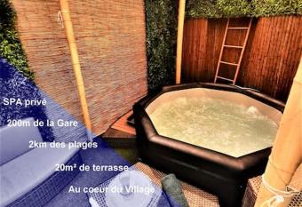 Le p tit Cosy d Elsa et C  dric has rooms with a private hot tub