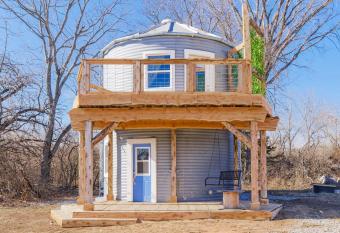 Still Moon Silo has Balcony rooms
