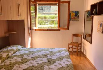 La Casina di Checco allows 18 year olds to book a room