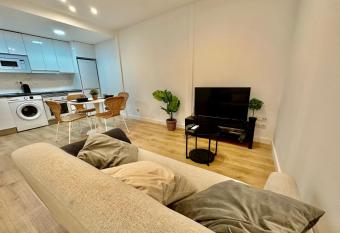 Nuevo / Premium junto al centro has Balcony rooms