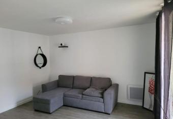 Cosy has Balcony rooms