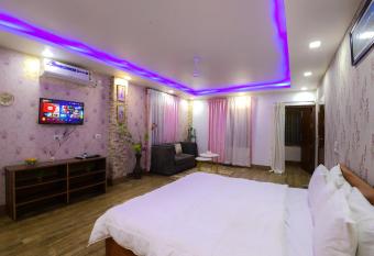 The ARK Homestay A3 has Smoking/Balcony rooms