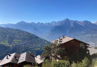 Studio 22 Veysonnaz has Balcony rooms