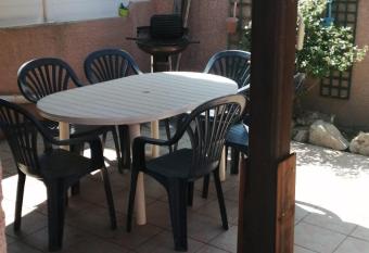 Villa Vias Plage has Balcony rooms