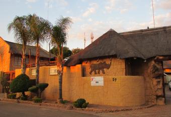 Comfort Stay in Hammanskraal close to Dinokeng has Smoking/Balcony rooms