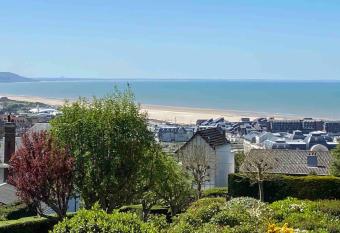 Appartement avec terrasse vue mer Trouville sur mer has Balcony rooms