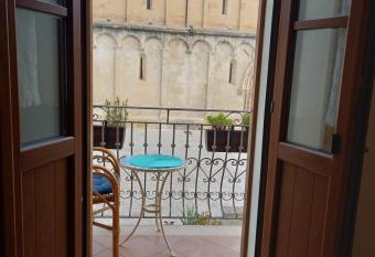 Casa Vacanze Nord Sardegna has Balcony rooms