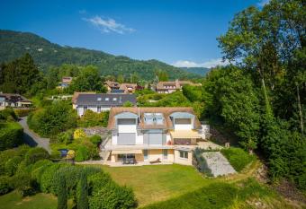 Blonay Garden Apartment - Swiss Hotel Apartments allows 18 year olds to book a room