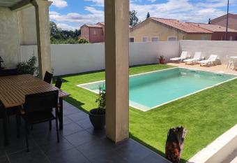 Maison dans le Gard has Balcony rooms