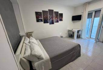 D&V MAISON has Balcony rooms