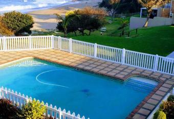 Step On the BEACH has Balcony rooms