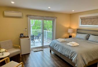 Lotus Moon has Balcony rooms