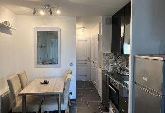 PROMO derni  re minute - Appartement 4 personnes T2 Aper  u mer has rooms with a private hot tub