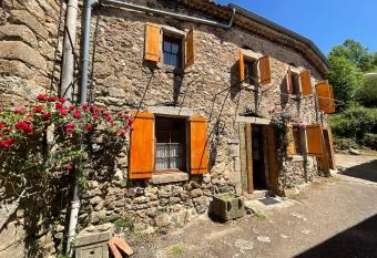 La Forge, Chirols, Ardeche has Balcony rooms
