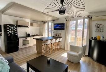 Charmant T2    proximit   de la plage des Catalans has Balcony rooms