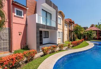 Flamingo 45 has Balcony rooms