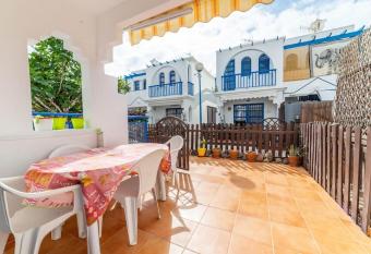 Bungalow maspalomas con terraza by CALIMA HOMES has Balcony rooms