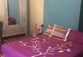 Les renards du coeur (Le volpi del cuore) allows 18 year olds to book a room