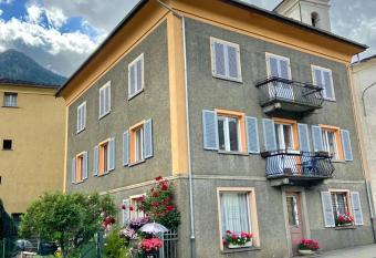 Chasa Sassalbo allows 18 year olds to book a room