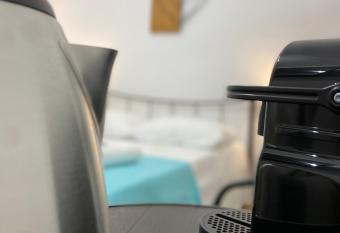 Cueva Con Vista Studios has rooms with a private hot tub