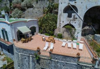 Villa Cavalluccio Marino has Balcony rooms