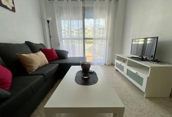 Bonito apartamento cerca del centro de Rota has Balcony rooms