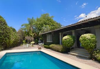 Casa La Bonita has Balcony rooms